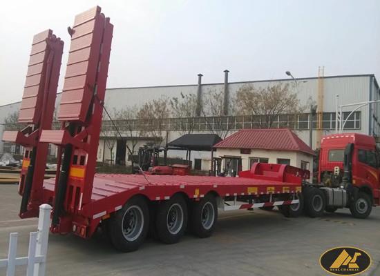CIMC 3 Axles Low Bed With Hydraulic Ladder